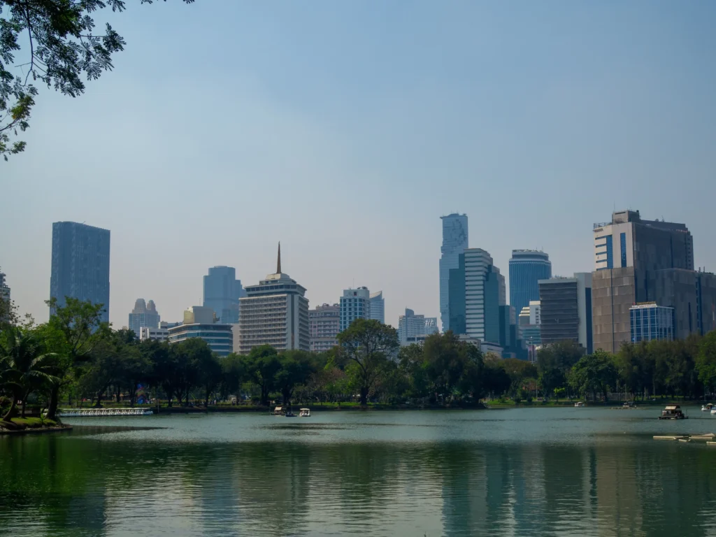 Besuchen Sie einen Park in Bangkok