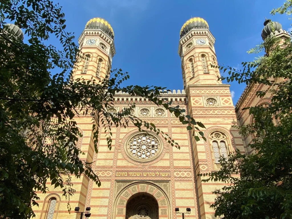 Besuch der Synagoge Ungarn