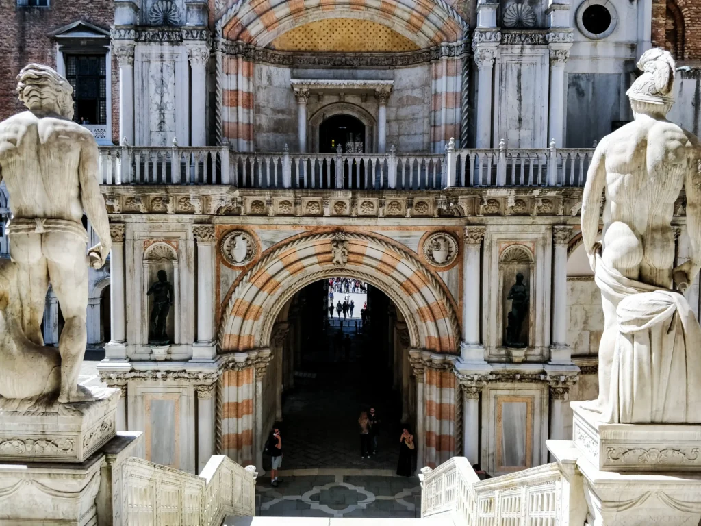 Eingangsbereich des Dogenpalastes, Venedig, Italien