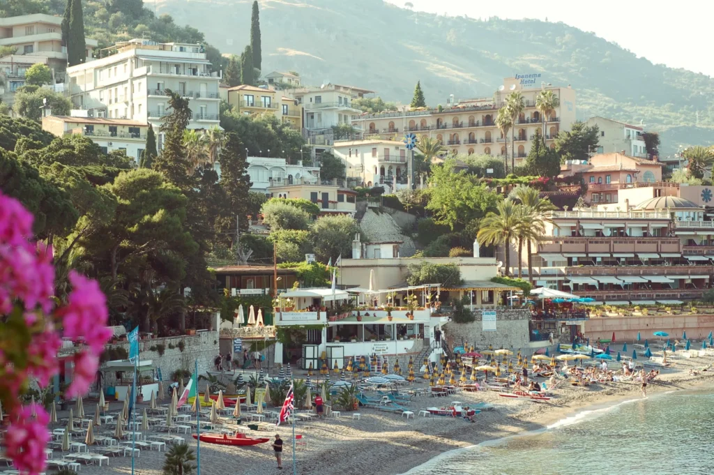 Strand von Taormina