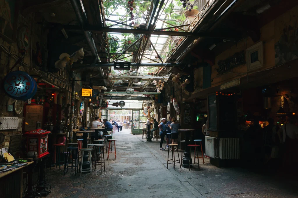 Szimpla Kert einzigartiger Ort in Budapest